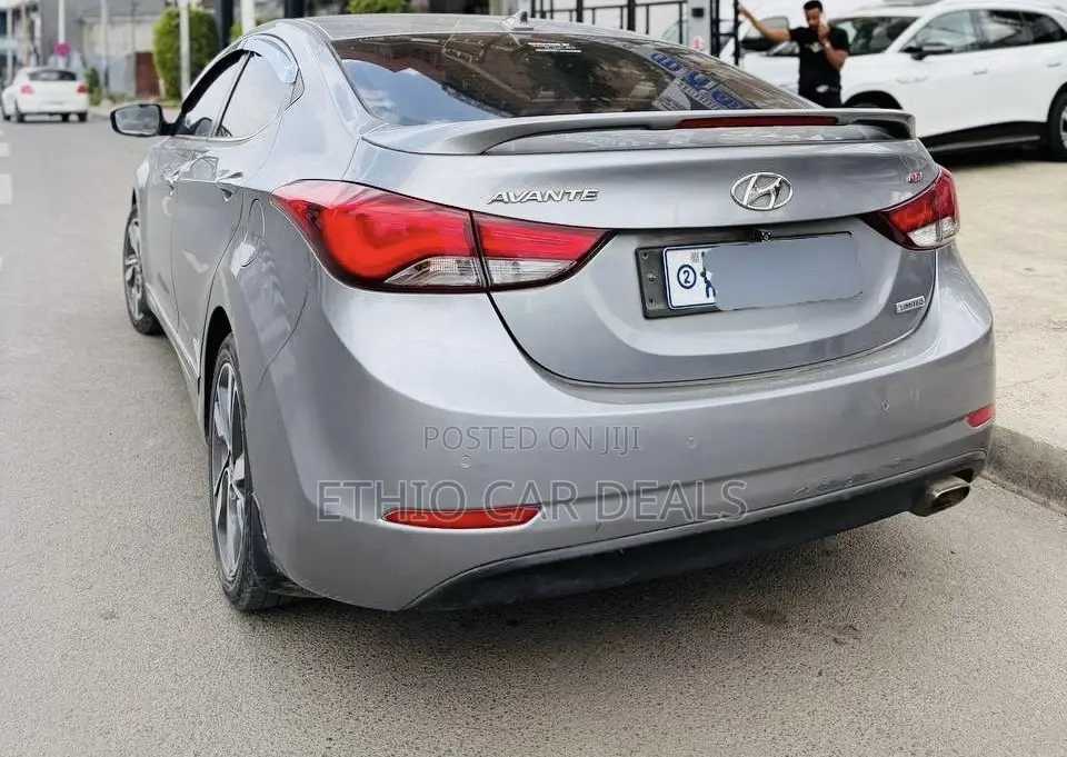 Hyundai Avante 2015 Silver