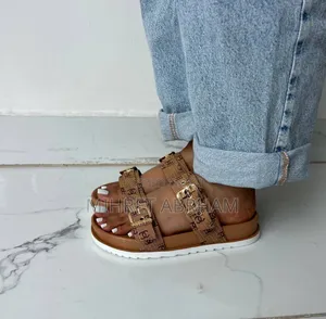 Double Strap Sendals