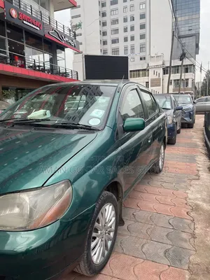 Toyota Platz 2002 Green