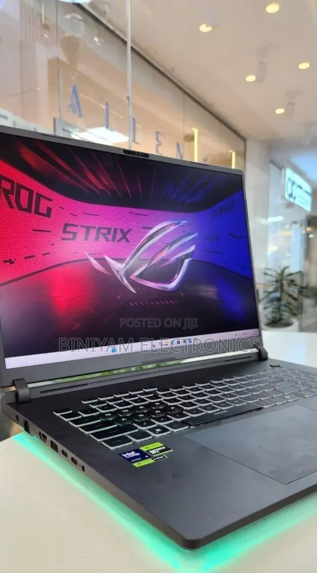New Laptop Asus ROG Strix G17 32GB Intel Core Ultra 9 SSD 2T