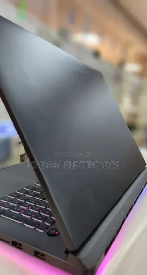 New Laptop Asus ROG Strix G17 32GB Intel Core Ultra 9 SSD 2T