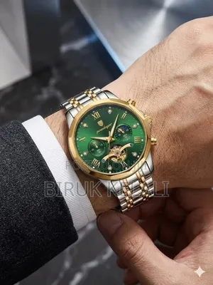 Poedagar 938 Diamond Mirror Chronograph Watch With a Green Dial