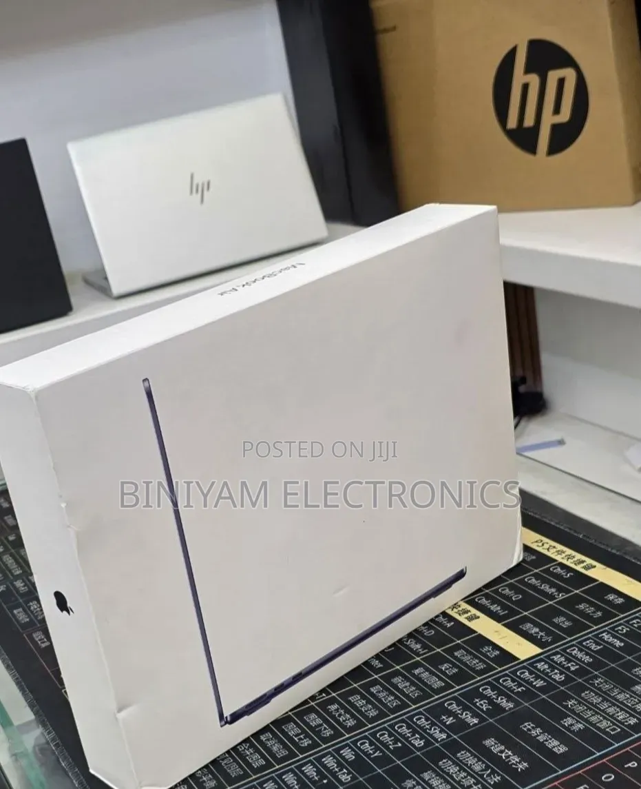 New Laptop Apple MacBook Air 2026 M5 13-inch 16GB Apple M5 SSD 512GB