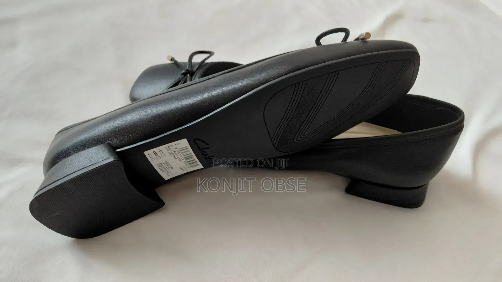 Original Clarks Black Leather Flats Size 39 – Brand New