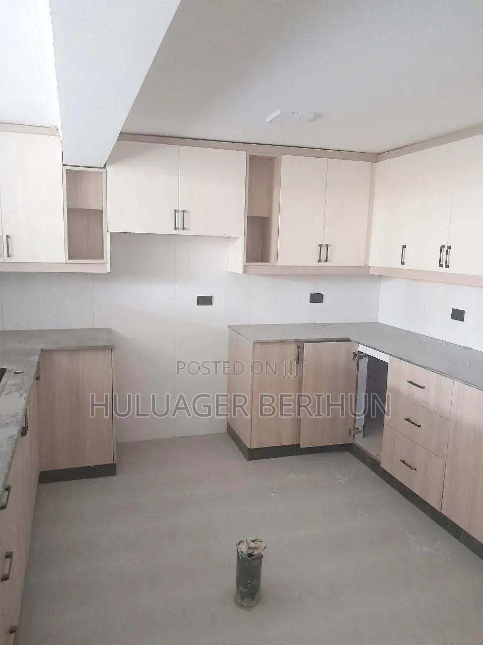 6bdrm Apartment in Bole for sale