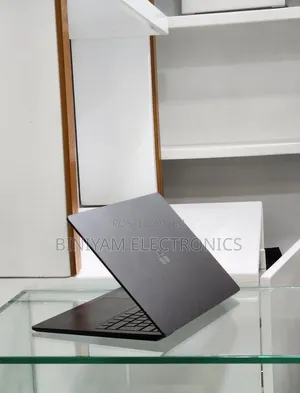 New Laptop Microsoft Surface 16GB Intel Core i7 SSD 512GB