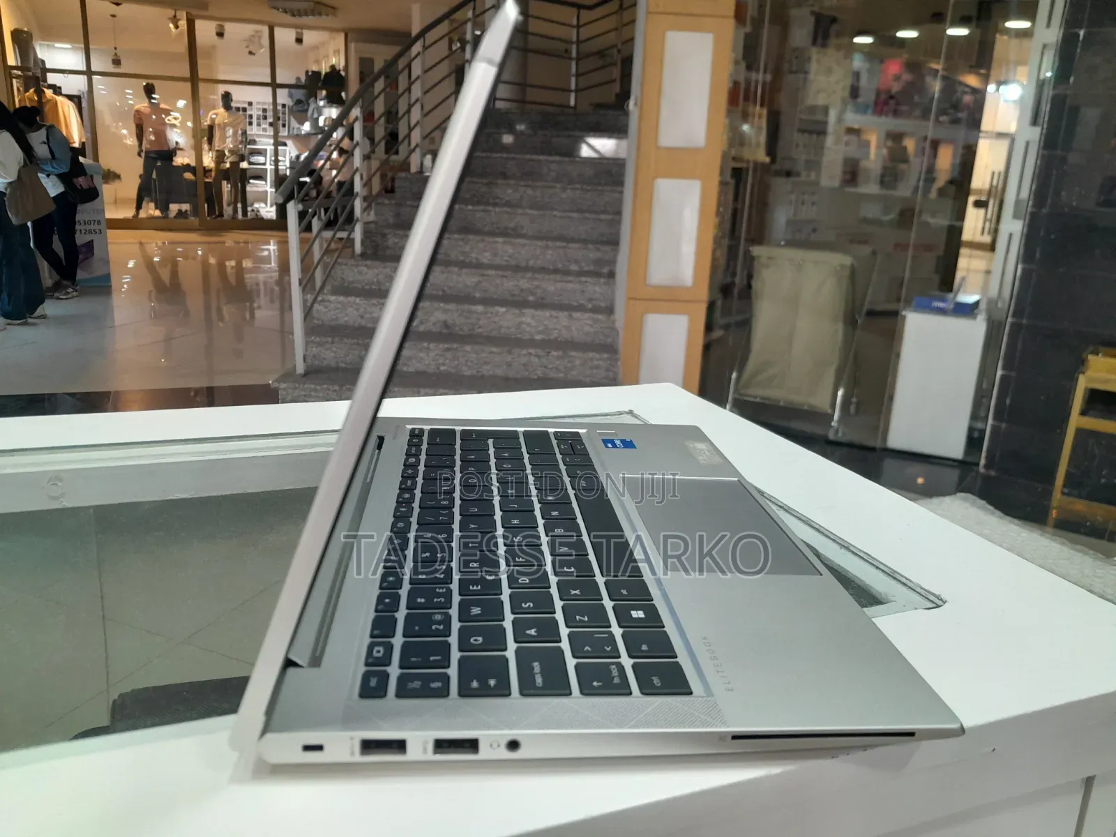 New Laptop HP EliteBook 830 G8 16GB Intel Core i5 SSD 512GB