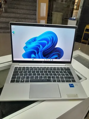 New Laptop HP EliteBook 830 G8 16GB Intel Core i5 SSD 512GB