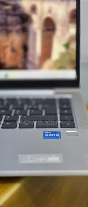 New Laptop HP EliteBook 840 G8 16GB Intel Core i5 SSD 512GB