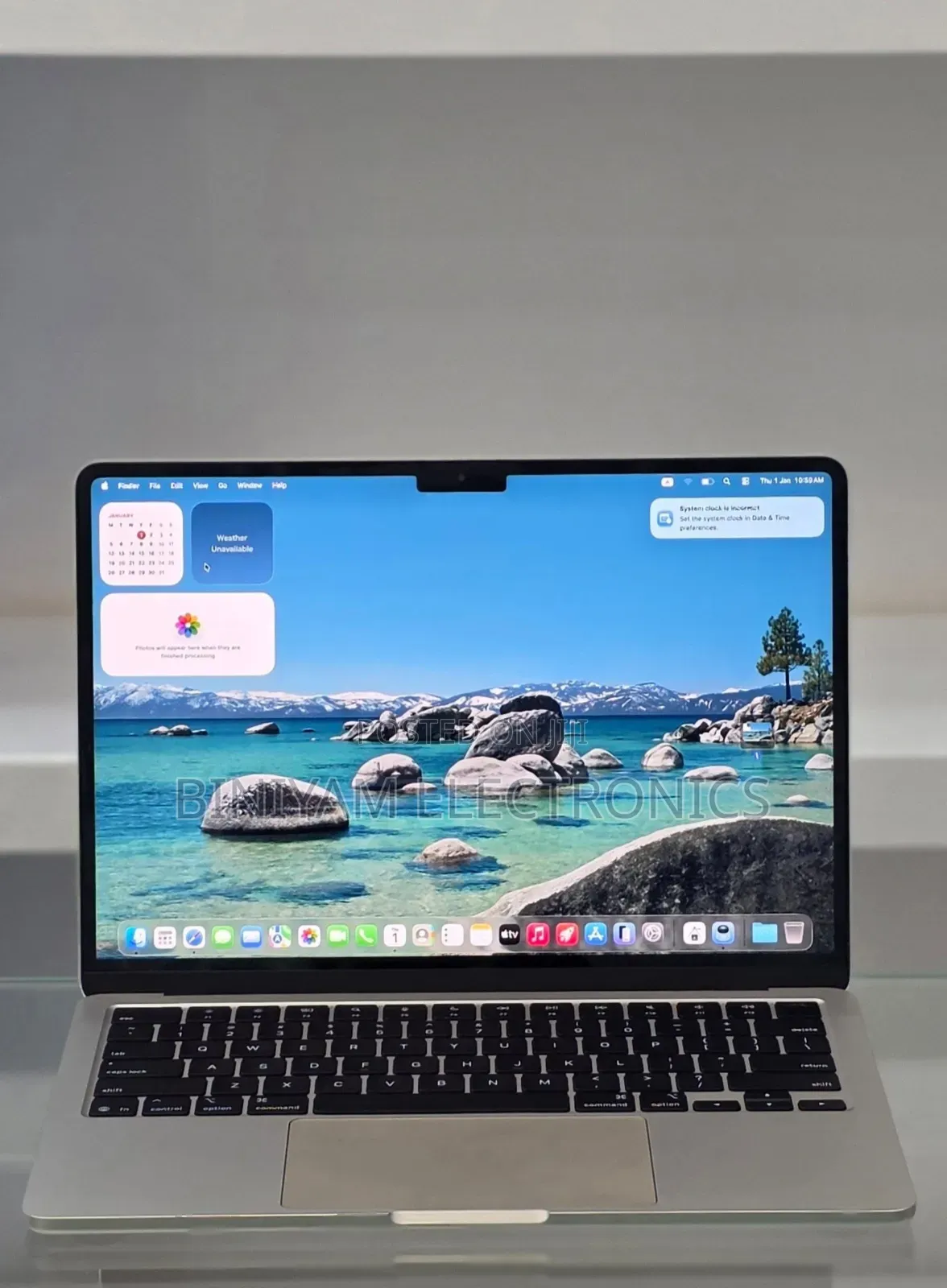 New Laptop Apple MacBook Air 2025 M4 13-inch 16GB Apple M4 SSD 256GB