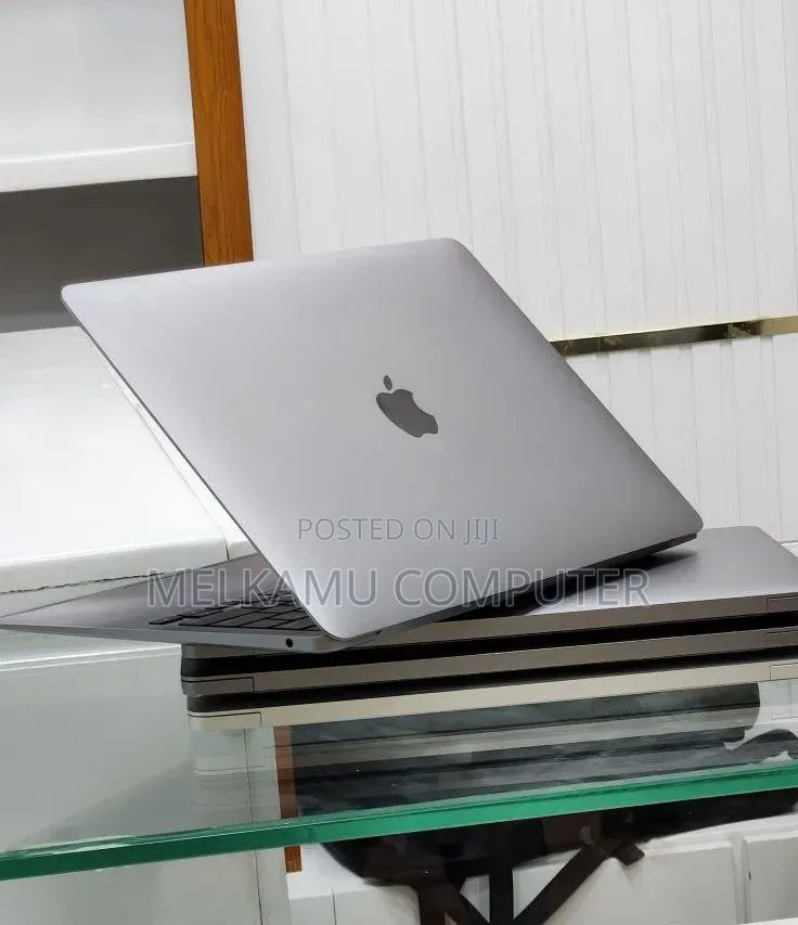 New Laptop Apple MacBook Air 2020 M1 8GB Apple M1 SSD 256GB