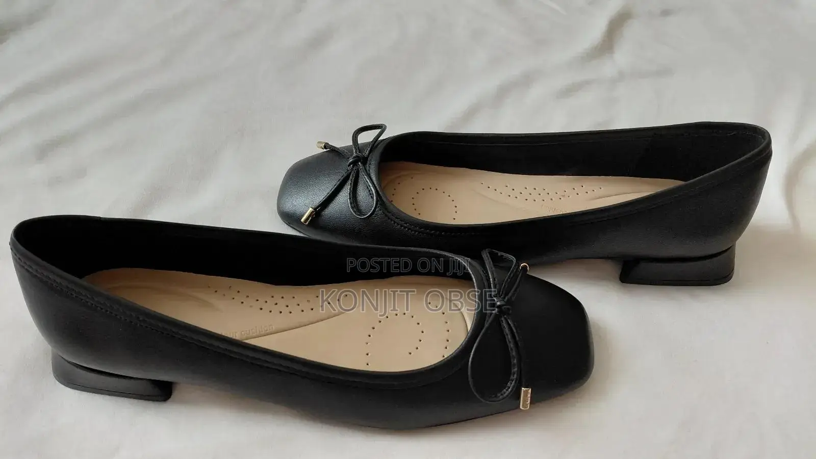 Original Clarks Black Leather Flats Size 39 – Brand New