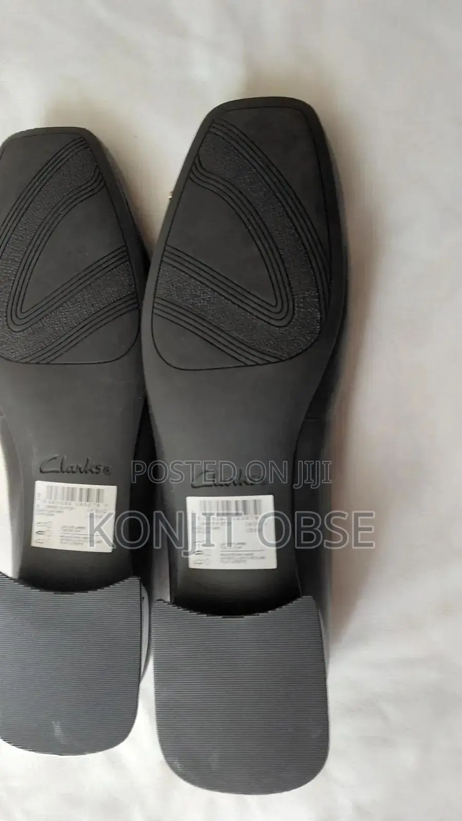 Original Clarks Black Leather Flats Size 39 – Brand New