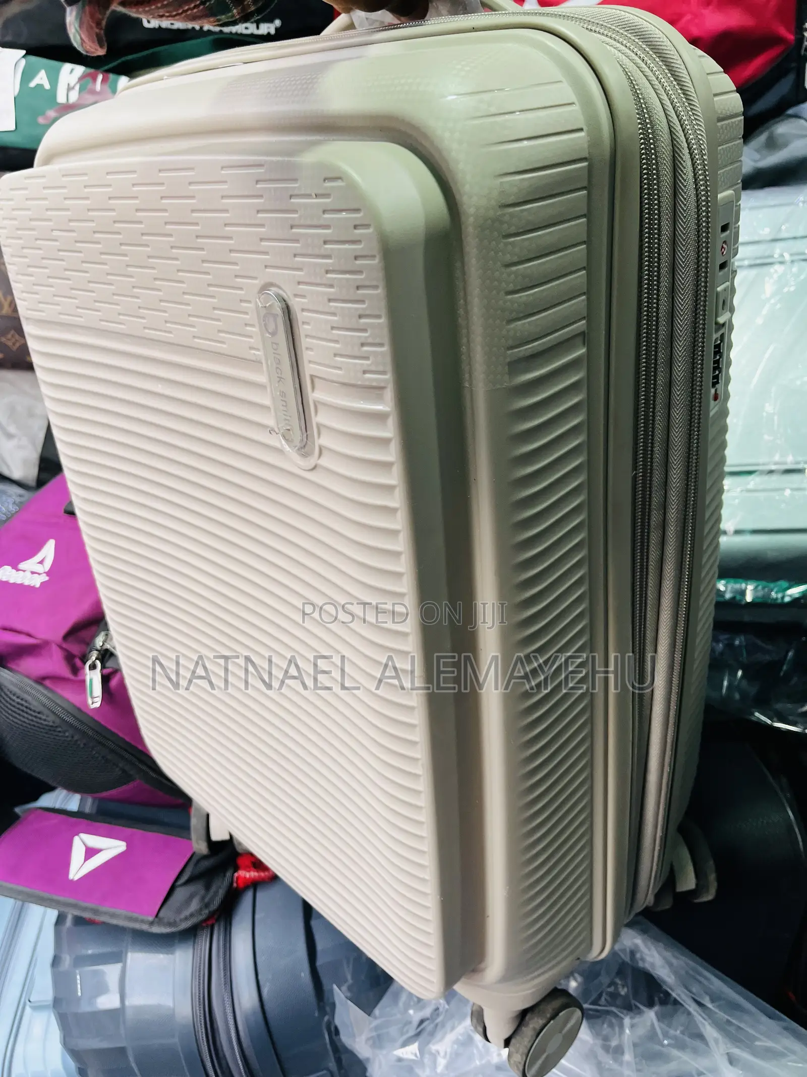 Plen Size Follow Me Luggage