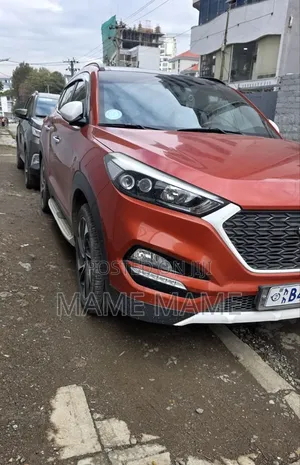 Hyundai Tucson 2017 Red