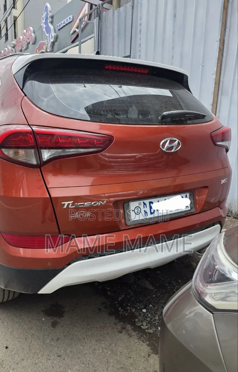 Hyundai Tucson 2017 Red