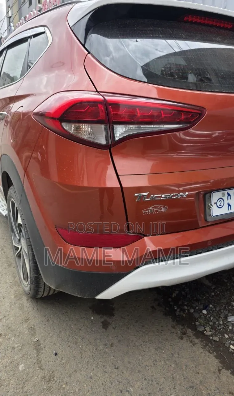 Hyundai Tucson 2017 Red