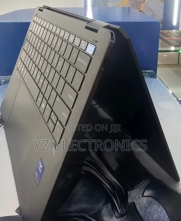 New Laptop HP OmniBook Ultra Flip 16" 16GB Intel Core Ultra 7 SSD 1T