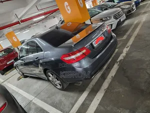 Mercedes-Benz E200 2013 Gray
