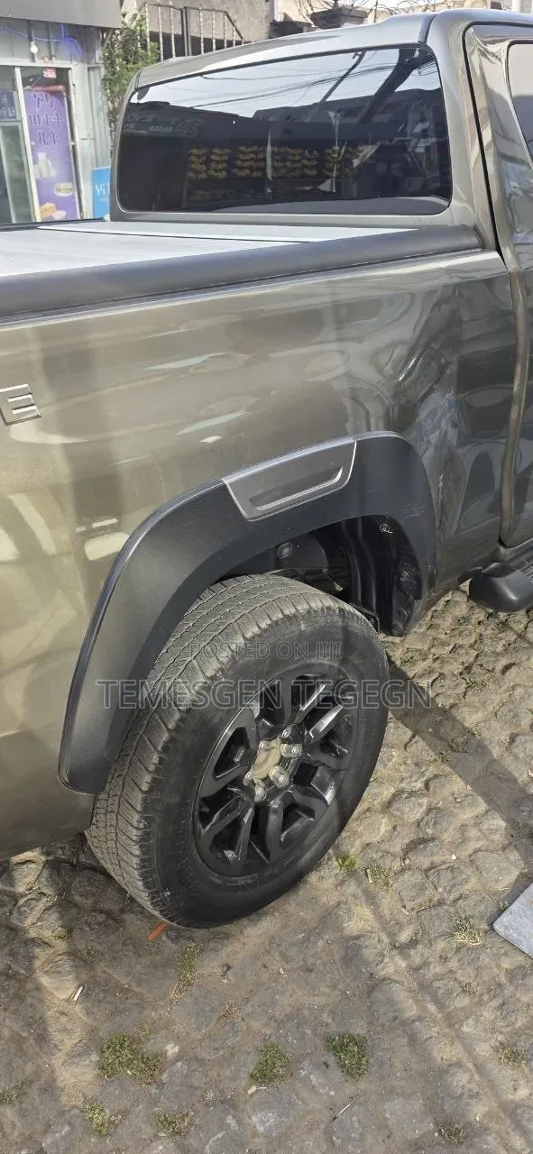 Toyota Hilux 2021 Gray