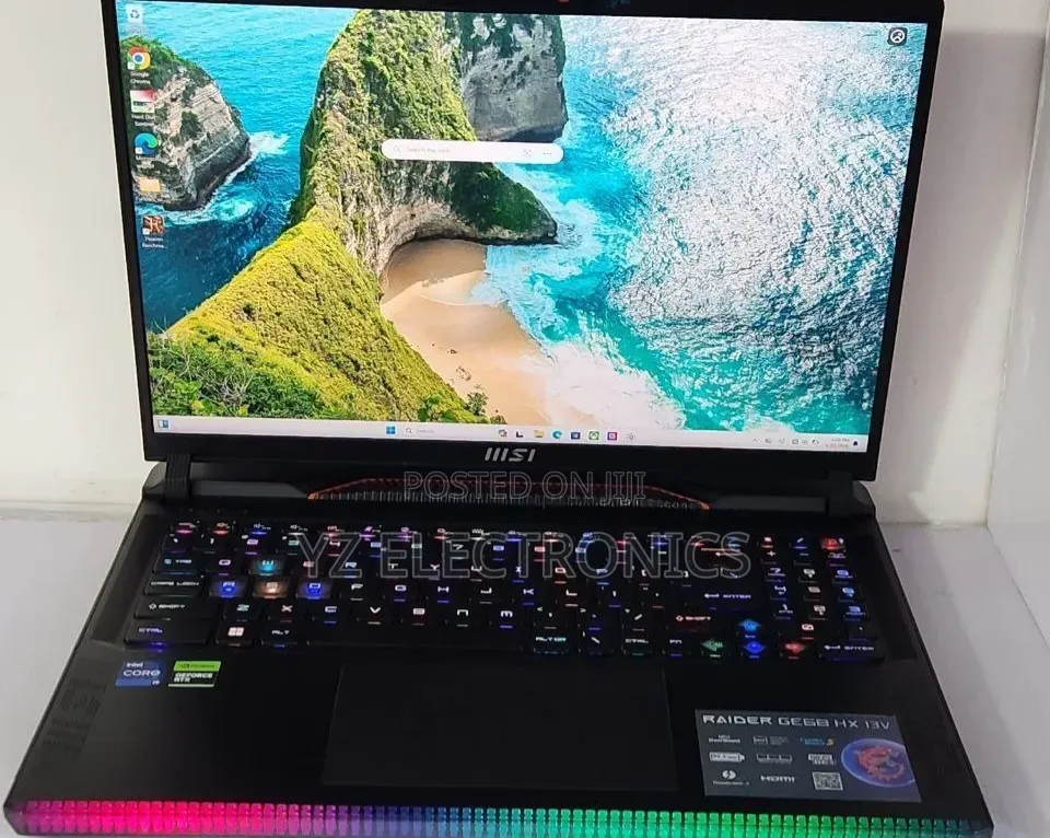New Laptop MSI Raider GE68HX 13VI-202US 32GB Intel Core i9 SSD 1T