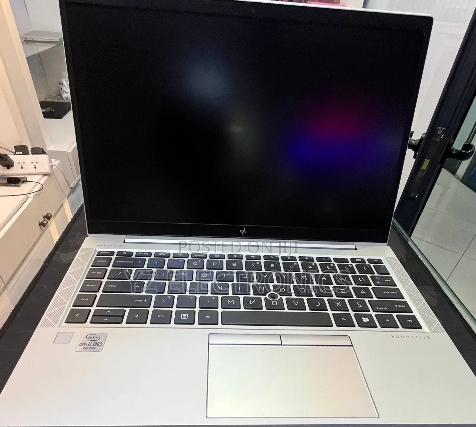 New Laptop MSI Raider GE68HX 13VI-202US 32GB Intel Core i9 SSD 1T