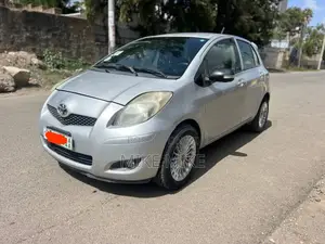 Toyota Vitz 1.0 FWD 5dr 2009 Silver
