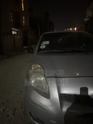 Toyota Vitz 1.0 FWD 5dr 2009 Silver