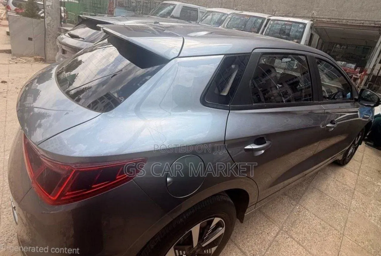 BYD E2 43 kWh 94 hp FWD 2025 Gray