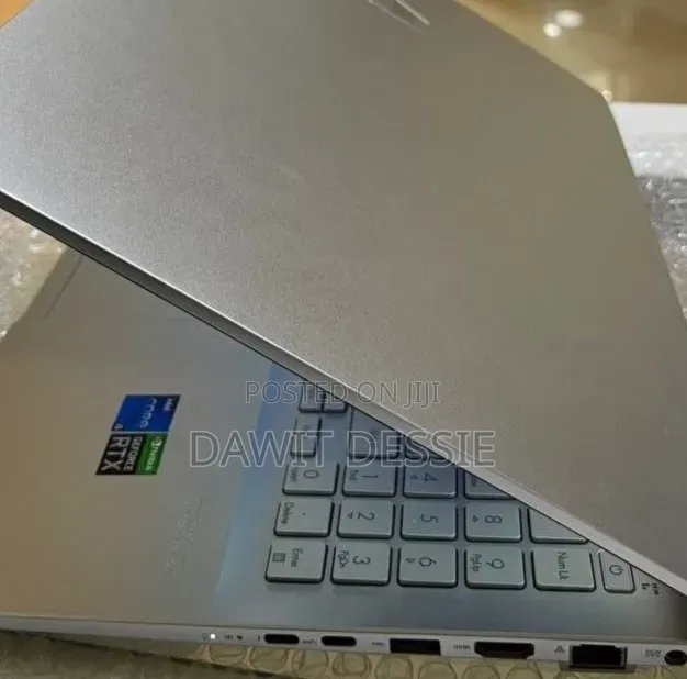 New Laptop Asus 16GB Intel Core i5 SSD 512GB
