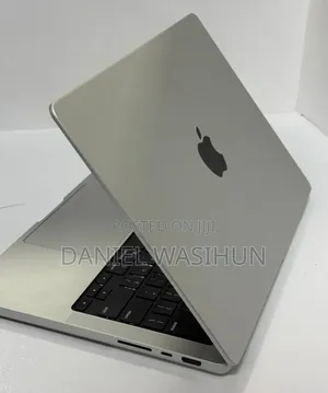 New Apple MacBook Pro 2023 M3 Max 14-inch 36GB Apple M3 Max SSD 1T
