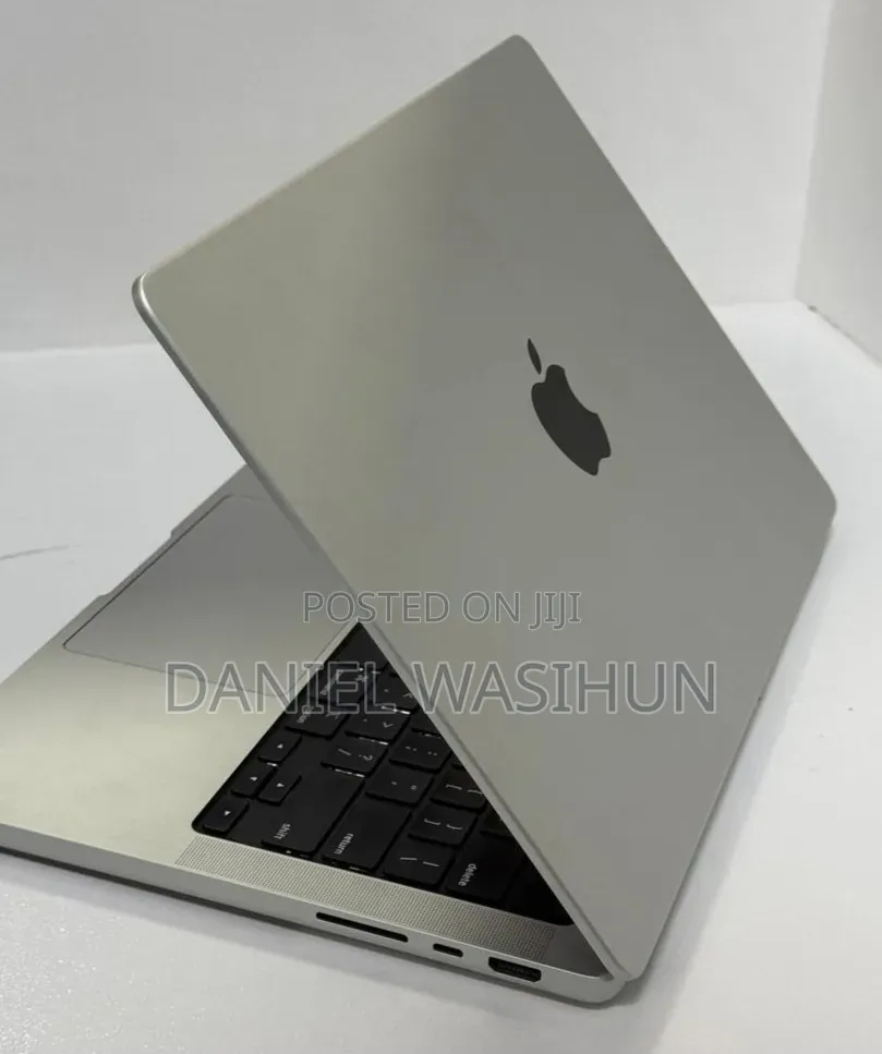 New Apple MacBook Pro 2023 M3 Max 14-inch 36GB Apple M3 Max SSD 1T