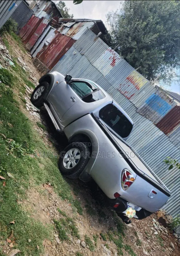 Mitsubishi L200 2007 Silver