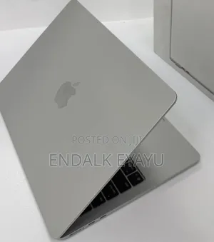 New Laptop Apple MacBook Air 2025 M4 13-inch 16GB Apple M4 SSD 256GB