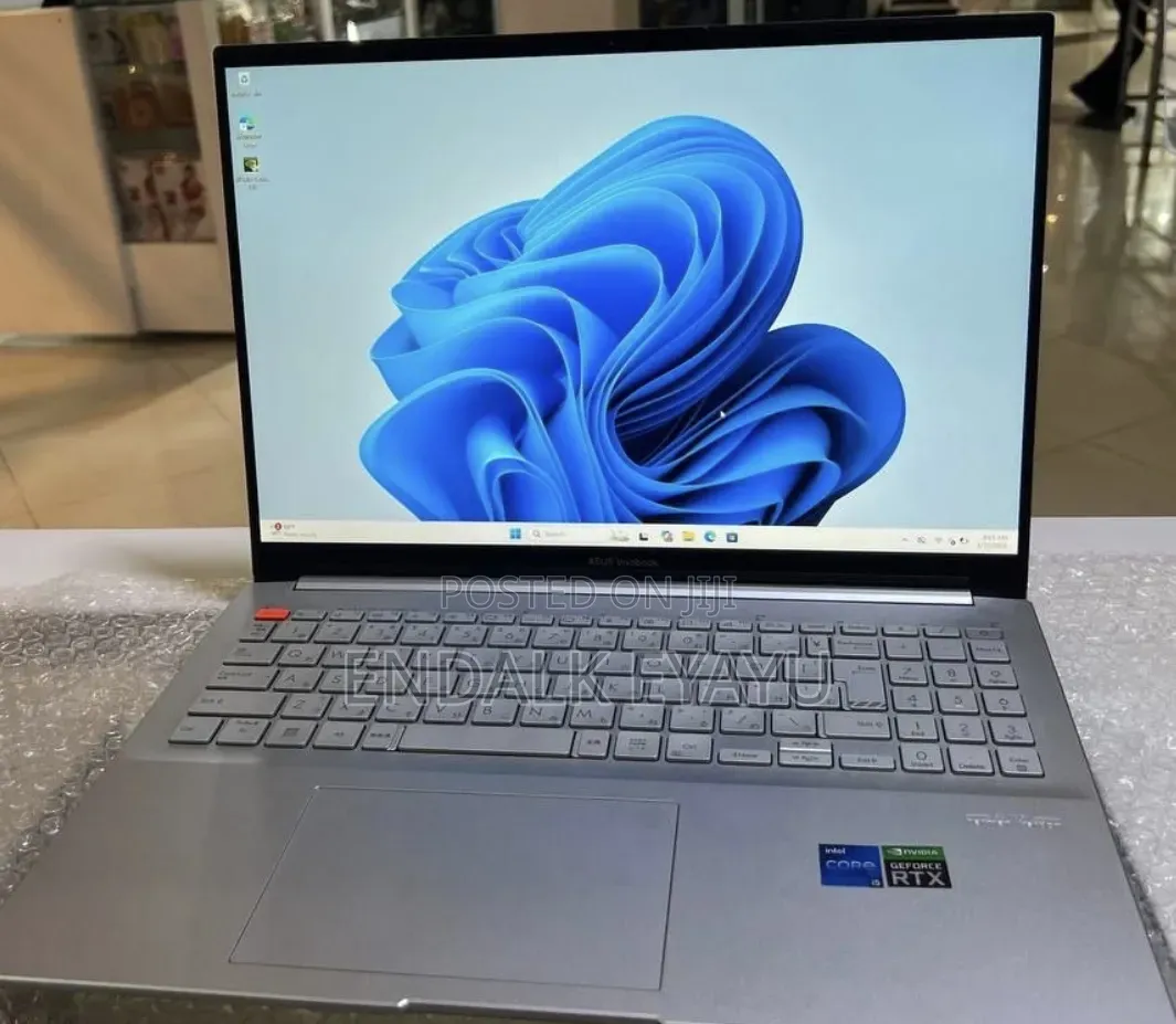 New Laptop Asus VivoBook 15 X505BA 16GB Intel Core i5 SSD 512GB