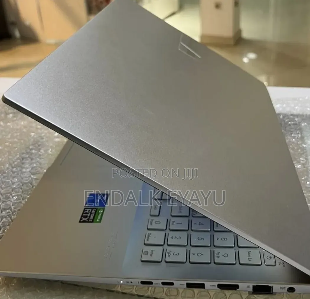 New Laptop Asus VivoBook 15 X505BA 16GB Intel Core i5 SSD 512GB