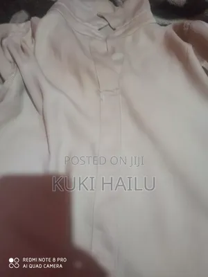 ያገለገሉ የሴት ልብስ