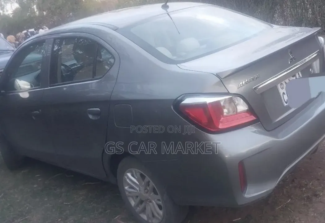 Mitsubishi Attrage 2022 Gray