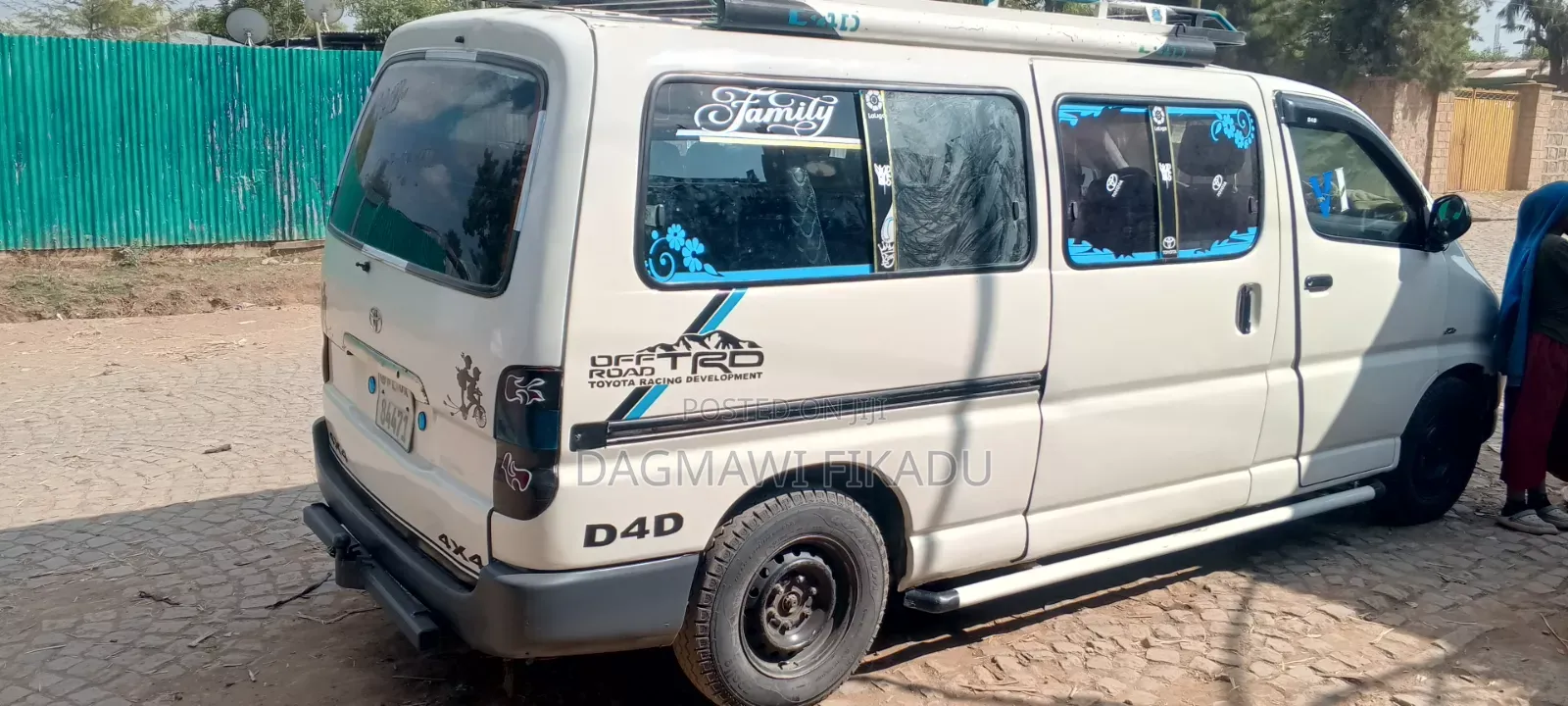 Toyota HiAce 2002 White