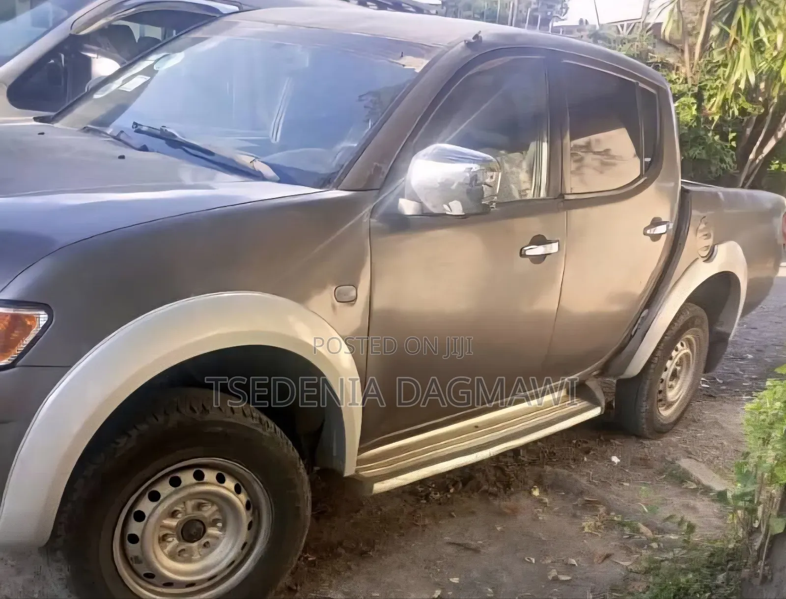 Mitsubishi L200 2011 Gray