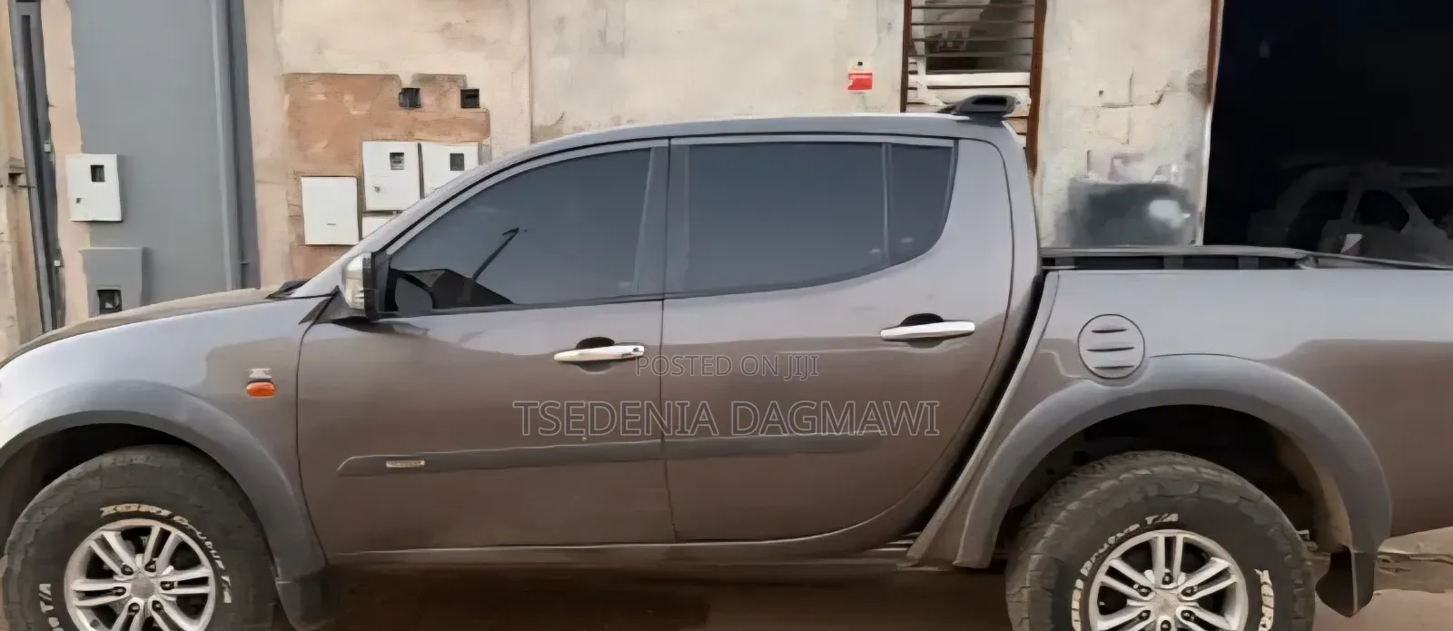 Mitsubishi L200 2011 Gray