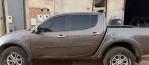 Mitsubishi L200 2011 Gray