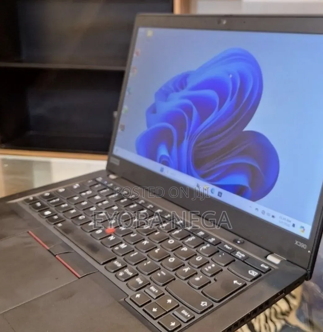 New Laptop Lenovo ThinkPad X390 Yoga 16GB Intel Core i5 SSD 512GB