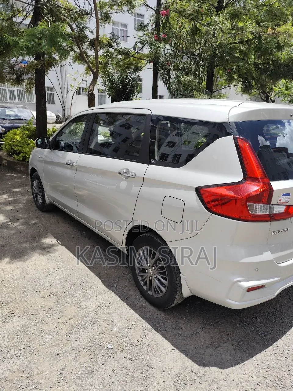 Suzuki Ertiga 2021 Silver
