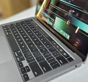 Laptop Apple MacBook Pro 2022 M2 8GB Apple M2 SSD 256GB