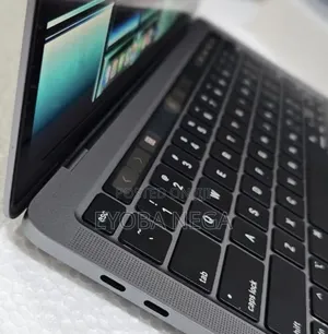 Laptop Apple MacBook Pro 2022 M2 8GB Apple M2 SSD 256GB