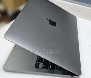 Laptop Apple MacBook Pro 2022 M2 8GB Apple M2 SSD 256GB
