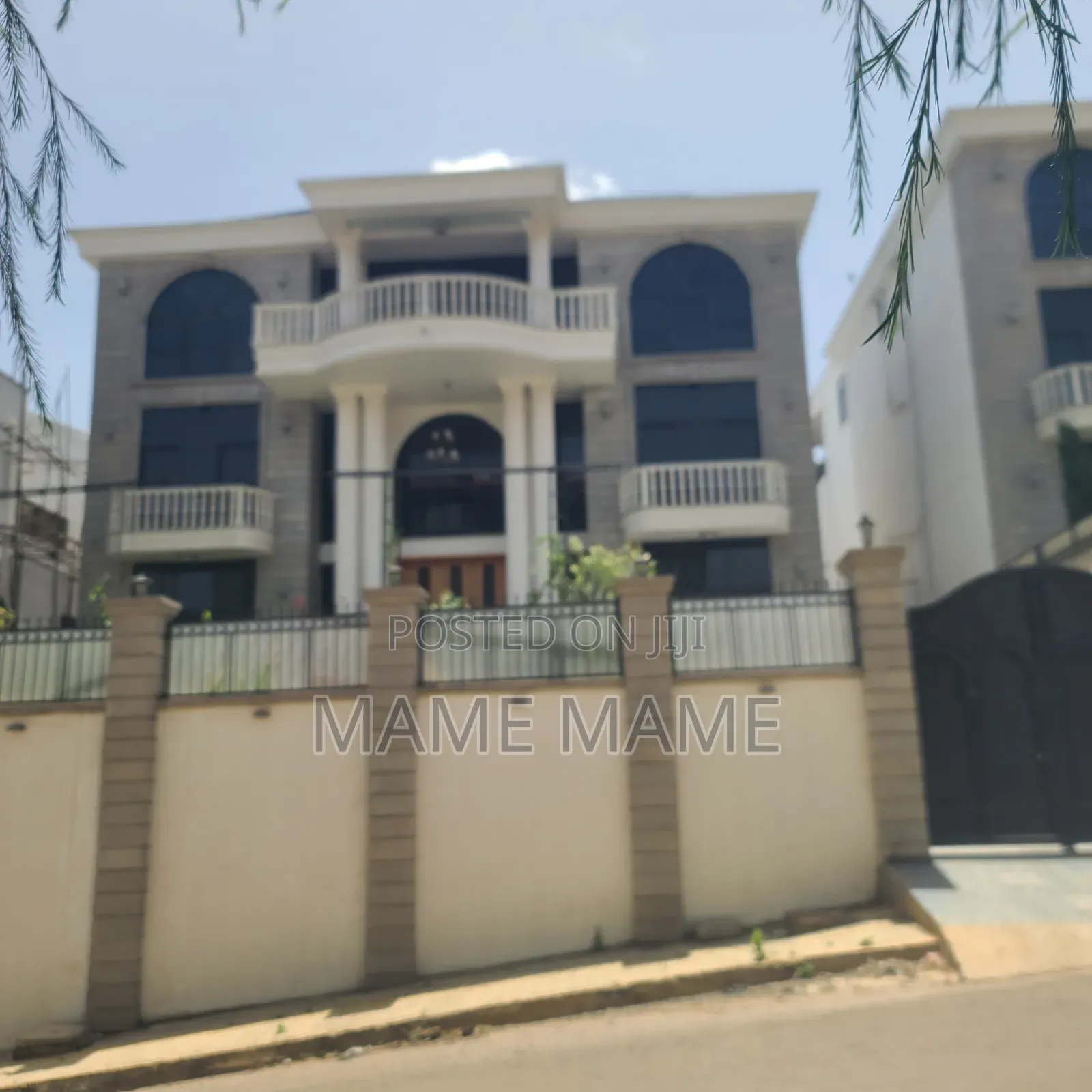 8bdrm House in Addis Abeba, Bole for sale