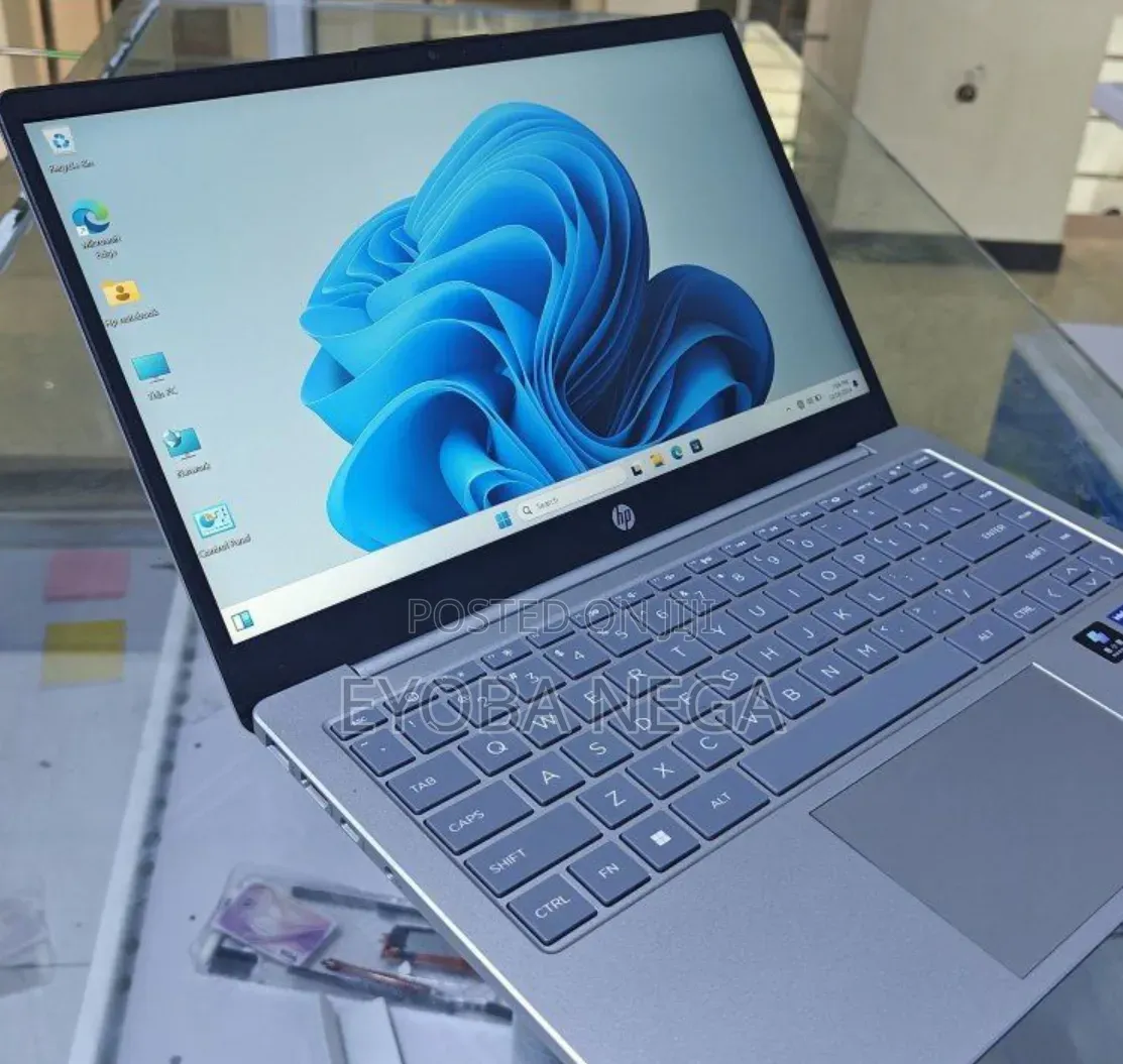 New Laptop HP Stream Notebook 16GB Intel Core i7 SSD 1T