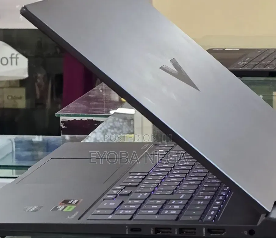 New Laptop HP Victus 16 16GB AMD Ryzen 7 SSD 1T
